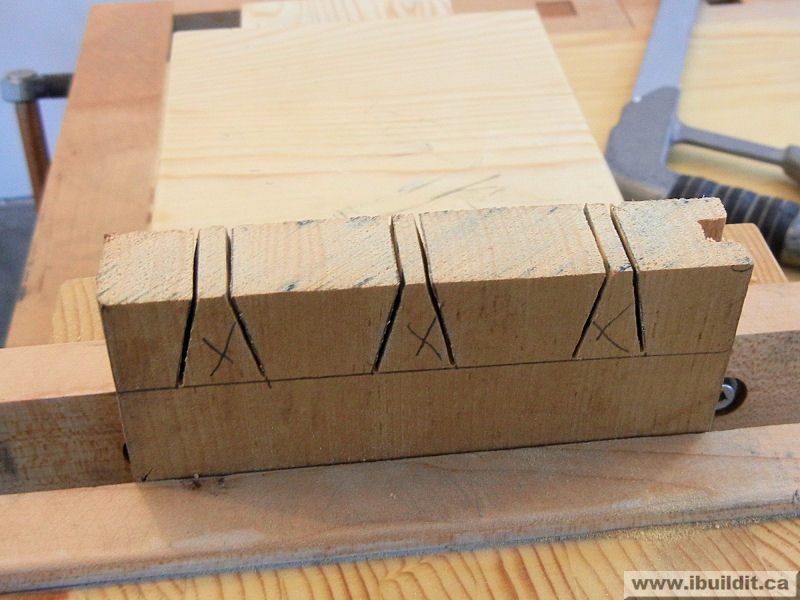 How To Make HandCut Dovetails IBUILDIT.CA